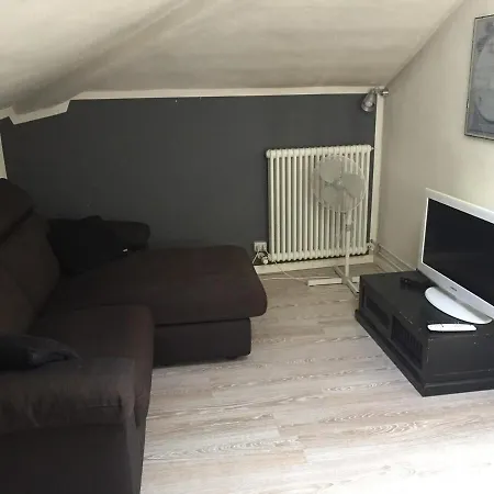 Il Mansardino アパート フォルリ